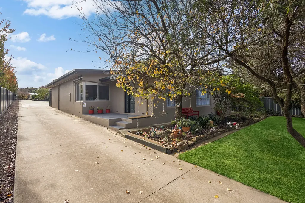 Junortoun 4chambre Versatile Family Living with Studio, Shedding & Outdoor Lifestyle Features