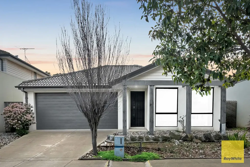 Great House in Convenient Burnside Heights Location.