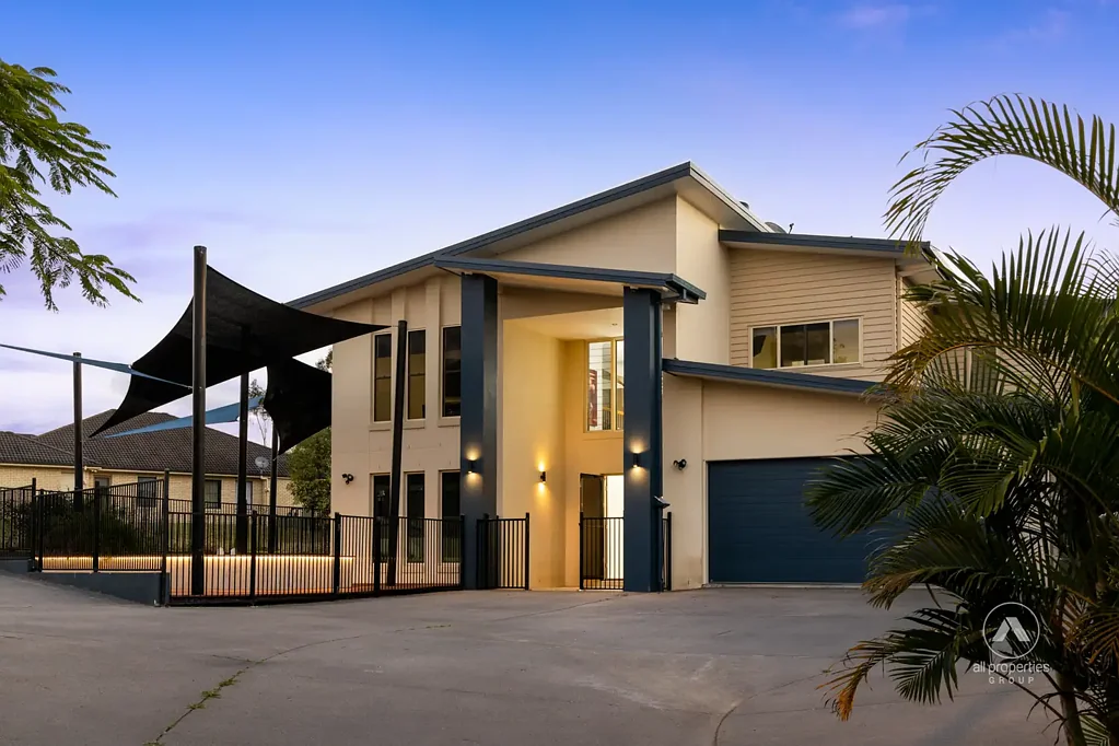 New Beith 5 Bedroom Prestige Acreage Living at Its Finest