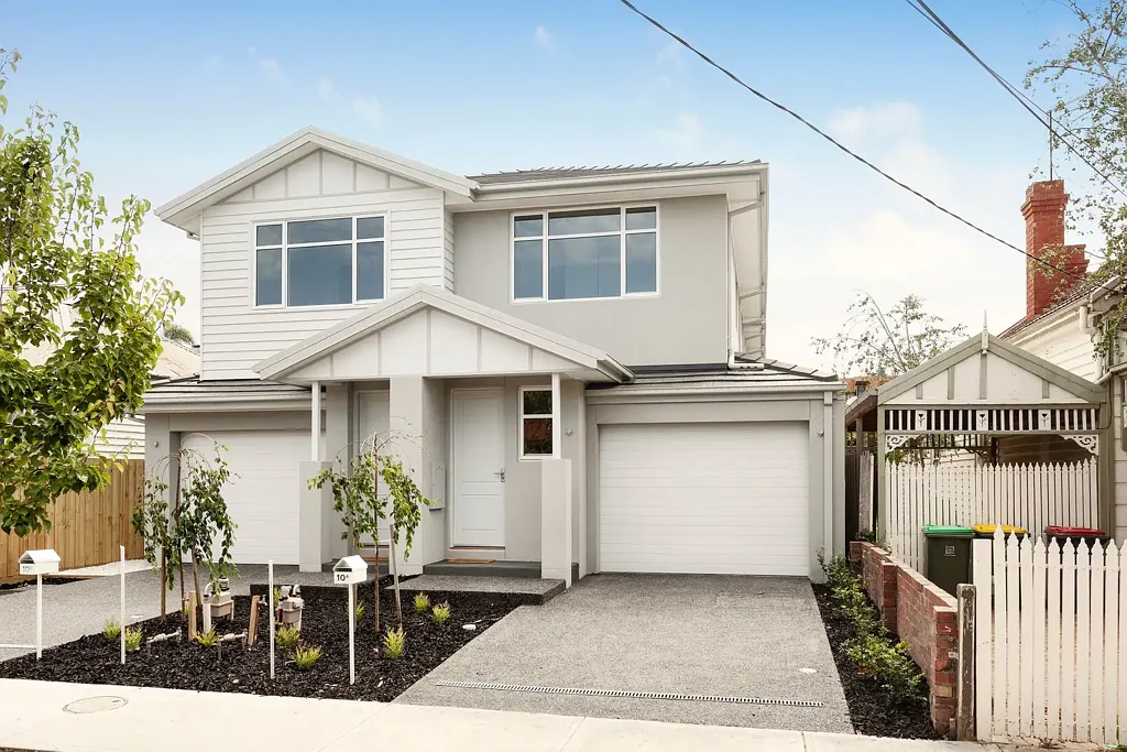Spacious Family Living in a Prime Carnegie Location