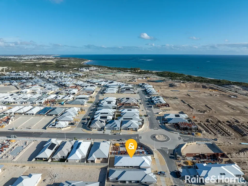 Alkimos 4房  Coastal Living, Brand-New Luxury & a Home Designed for Family