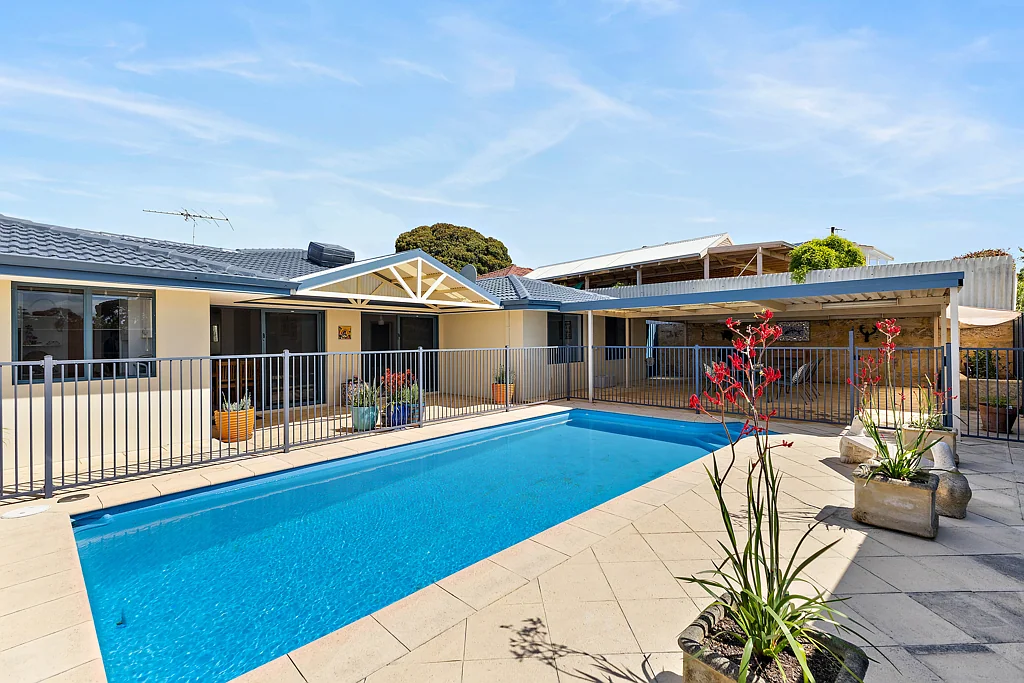 26 Buckingham Crescent, Kardinya, WA 6163