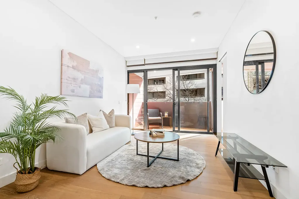 Milsons Point 1 Bedroom Effortless Luxury on Sydney Harbour's Edge - Modern One Bedroom + Study