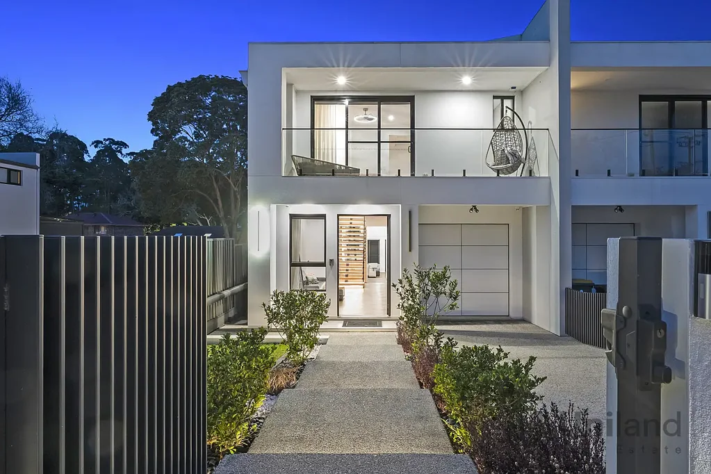 North Ryde 5Kwarto Architectural finesse meets intelligent, highly considered living and effortless entertaining