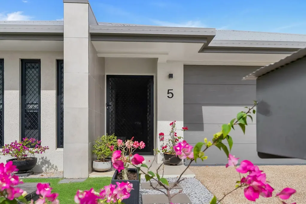 Smithfield 4ਬੈੱਡਰੂਮ Immaculate Near-New Family Home – Modern Luxury, Space & Effortless Living