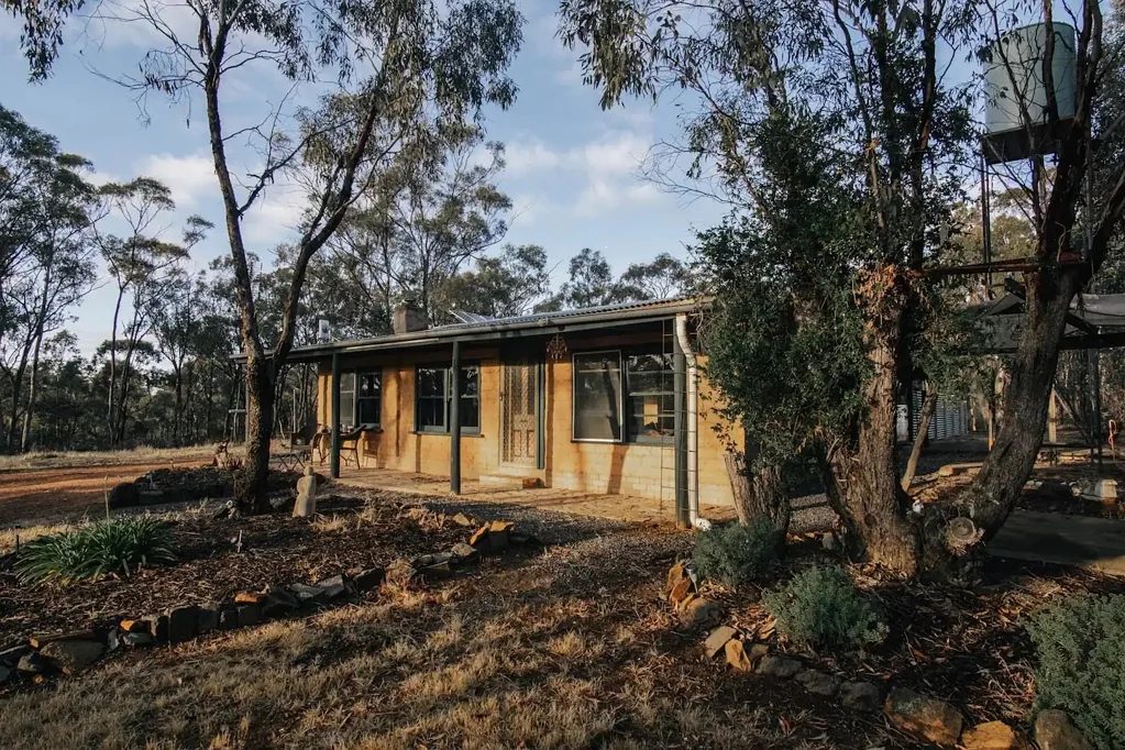 Wedderburn  "Peaceful little abode"