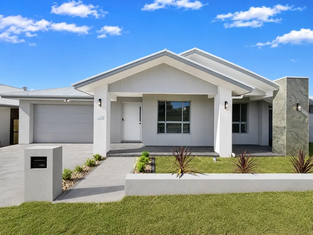 Custom-Built Family Home in the Prestigious Panorama Estate