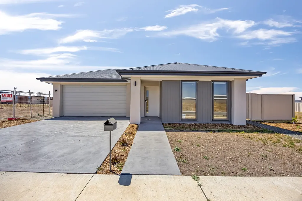 BRAND NEW SHARED ACCOMMODATION