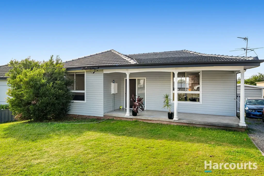 Shortland 5 Bedroom Dual Income with Home + Granny Flat, 1km to University of Newcastle