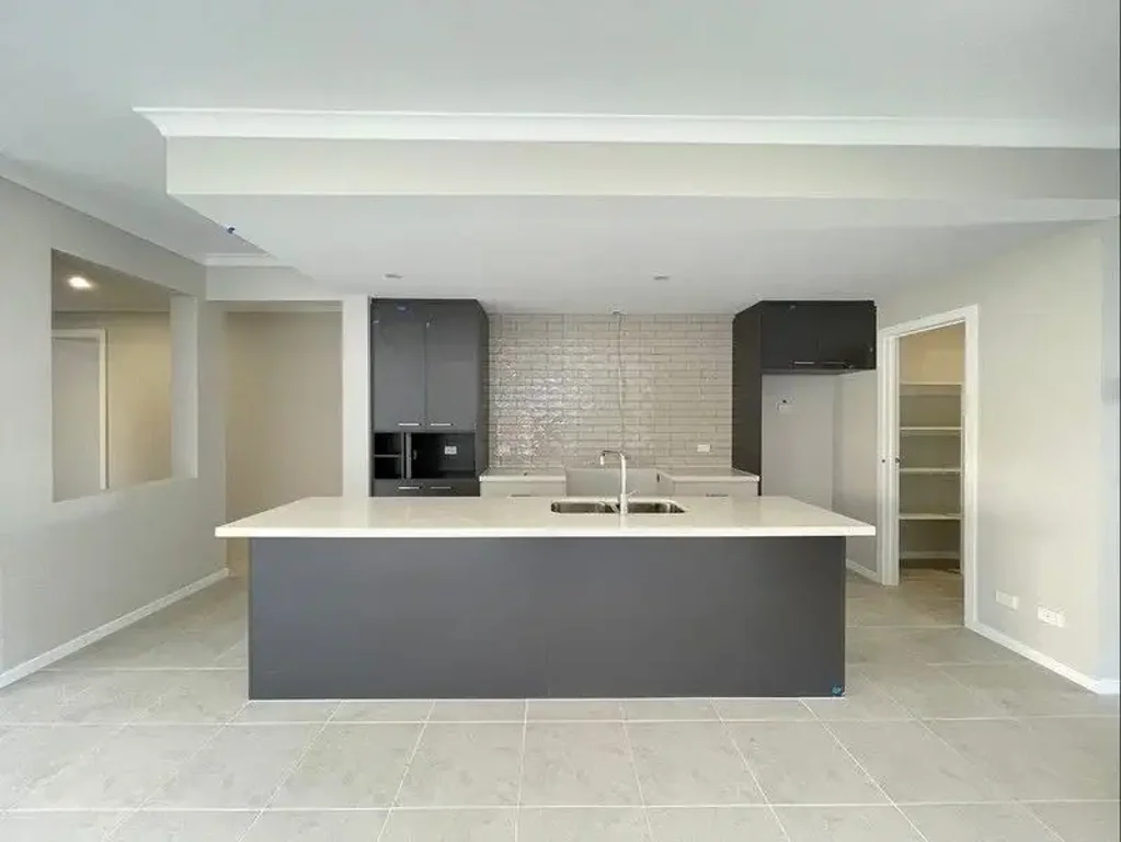 14 Marcela Place, Thornhill Park, VIC 3335, 5 slaapkamers, 2 badkamers, House