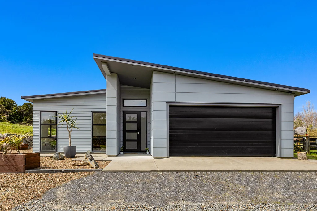 Mangawhai Genuine Mangawhai lifestyle yet highly convenient