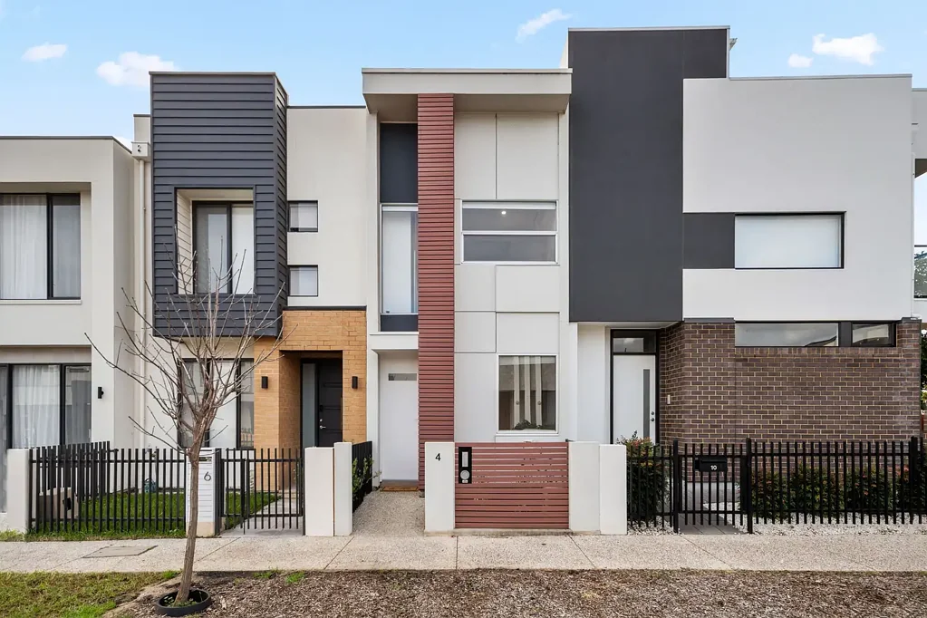 Lightsview 2 Bedroom A Stylish Two-Level Escape In The Heart Of Lightsview