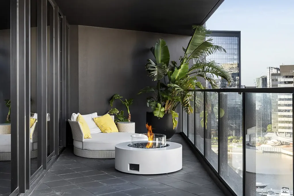 Exclusive Yarra's Edge Waterfront Apartment - (Furnished or Un-Furnished option available)
