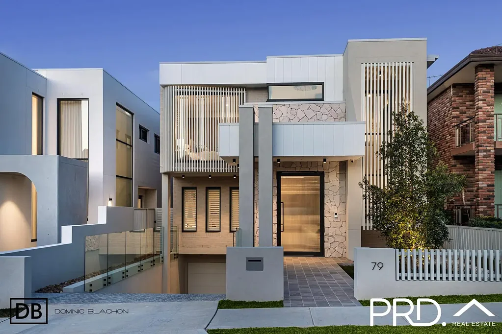 Picnic Point 5બેડરૂમ An Architectural Masterpiece on the Area's Most Coveted Street