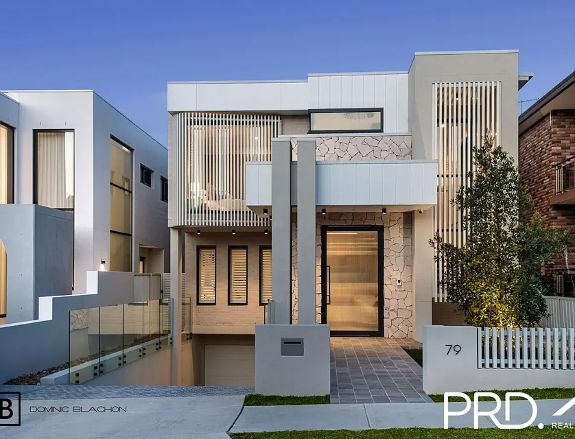79 Apex Ave, Picnic Point, NSW 2213, 5 rūma, 4 rūma horoi, House