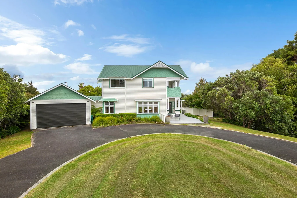 Redvale 6Zimmer Timeless Character with an Incredible Lifestyle
