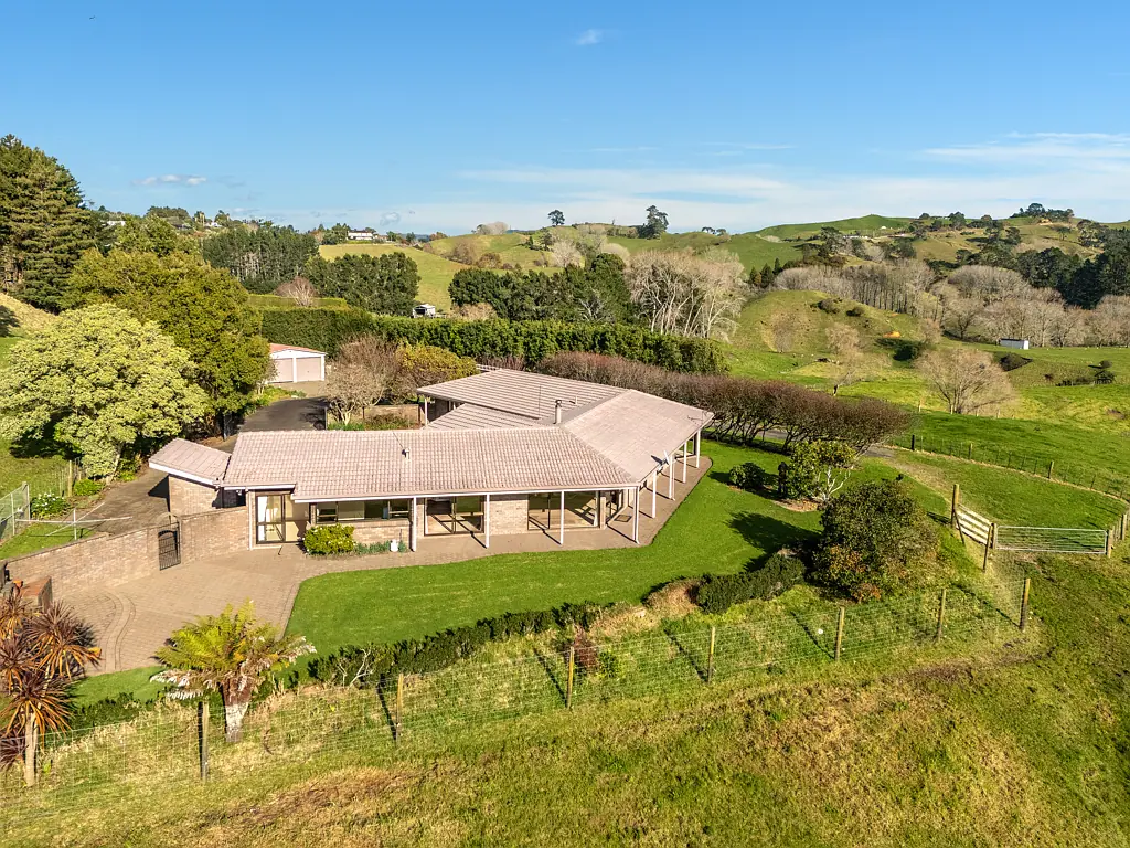 Te Puna 4Kwarto A rare find - now selling