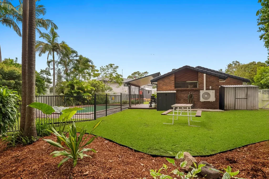 19 Whitian Drive, Carrara, QLD 4211