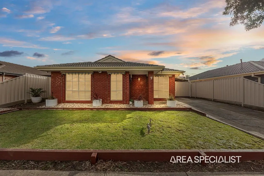 Cranbourne West 3chambre The Brief: Celebration you'll want to be part of!