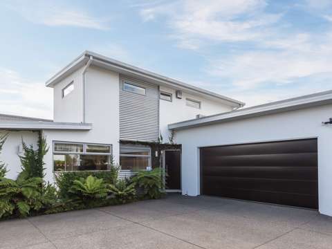 Saint Albans 4房  Luxury Living,  Master Suite Up or Downstairs