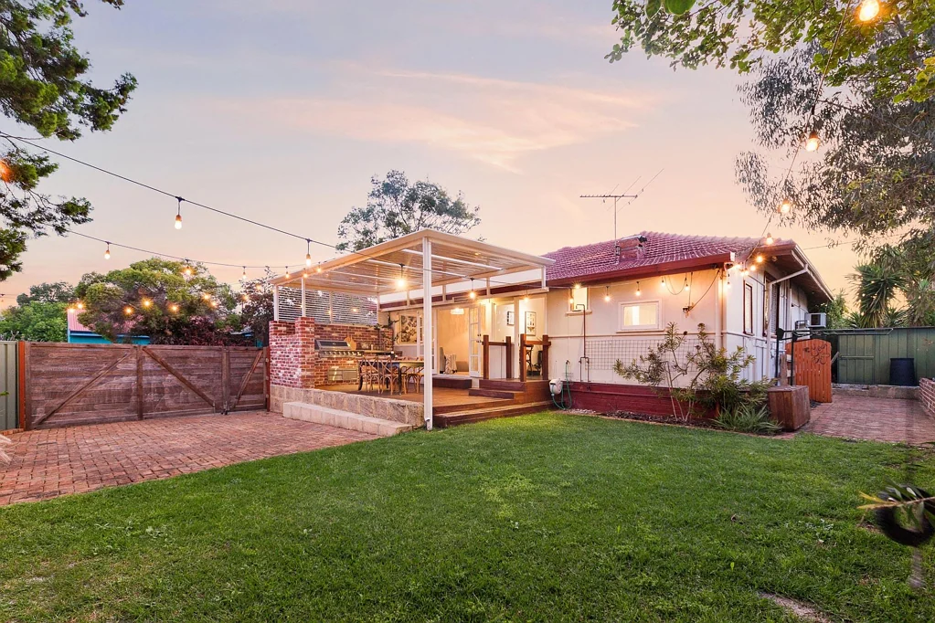 292 Carrington Street, Hilton, WA 6163