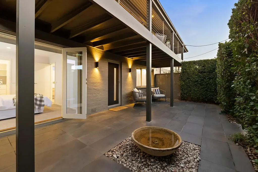 Aspendale 2ਬੈੱਡਰੂਮ Breathtaking Views & Village Lifestyle – 50 Steps from the Sand