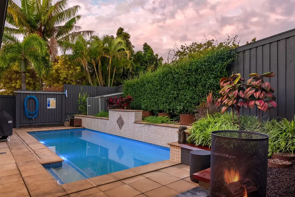 Coomera 5બેડરૂમ Resort-Style Family Living on a Massive 836m² Block in Coomera Waters
