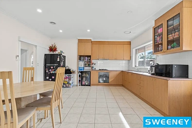 ਹੋਰ - 178 William Street, St Albans, VIC 3021