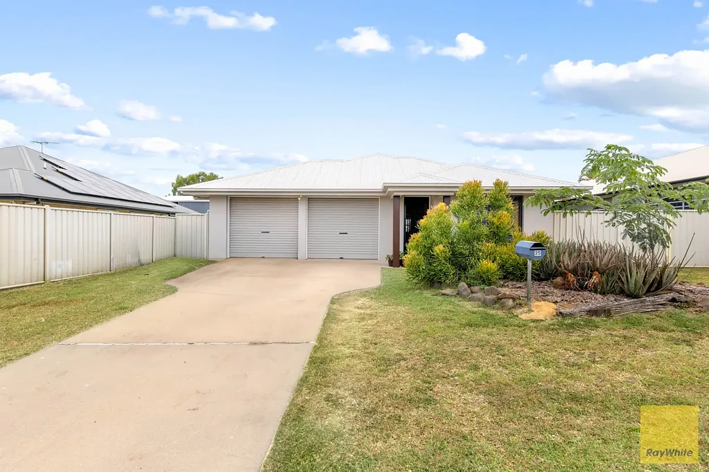 25 Glovar Street, Emerald, QLD 4720