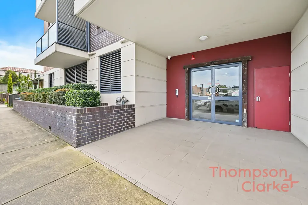 Maitland 2Moenga Freshly Updated Apartment - Secure & Convenient Living