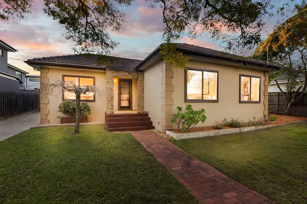 Oakleigh East 4ਬੈੱਡਰੂਮ Spacious and Single Level Living in Monash Hospital Precinct