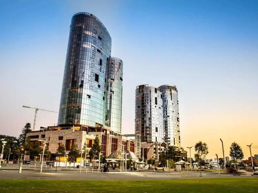 Stunning 2 Bed, 2 Bath, 2 Car Bay Apartment at the Iconic Elizabeth Key