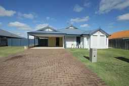 111 Barton Drive, Australind