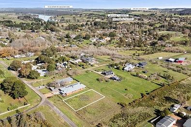 Malmsbury  Level Allotment with Country Views