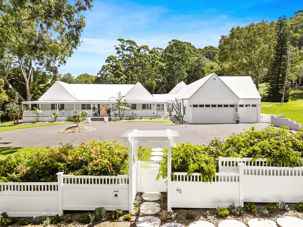Wamberal 6ਬੈੱਡਰੂਮ A Masterpiece of Architectural Brilliance and Coastal Elegance