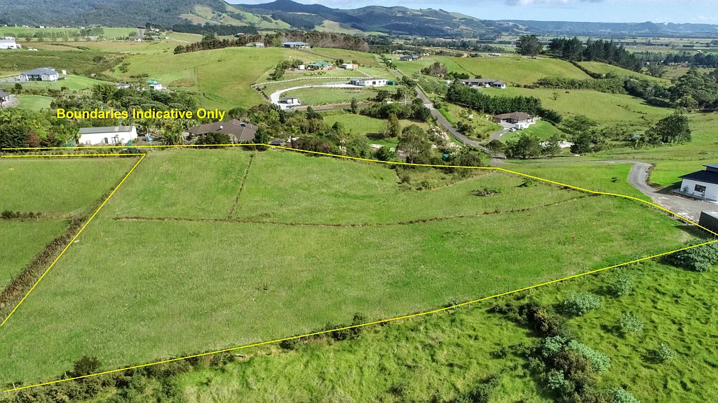 Kaitaia  PRICED REDUCED - TOWN WITH COASTAL VIEWS