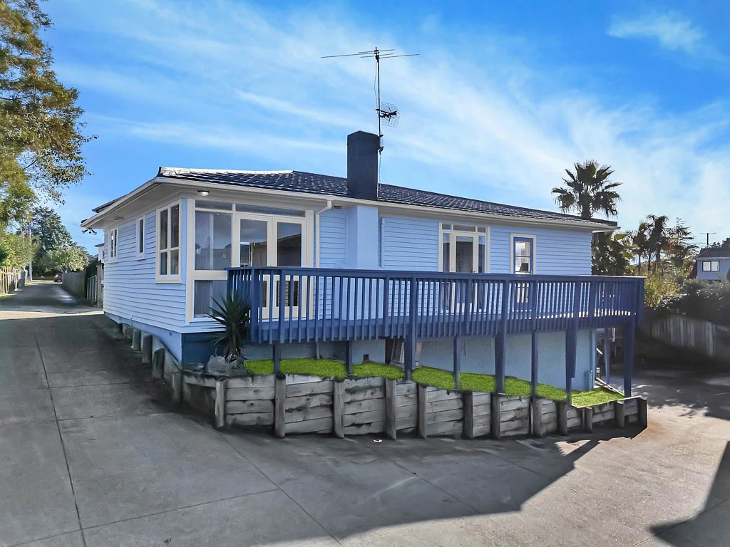 Blockhouse Bay 3部屋 A Sunny Classic With Modern Flair Awaits