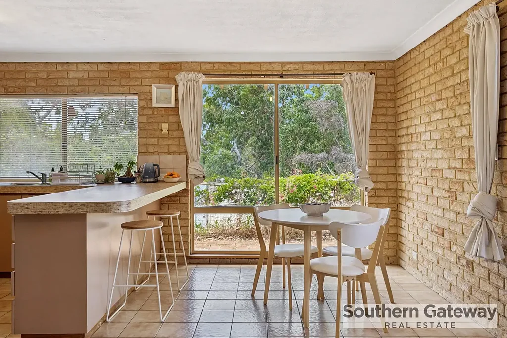 Leeming 3房  LOW MAINTENANCE LIVING IN PERFECT LOCATION