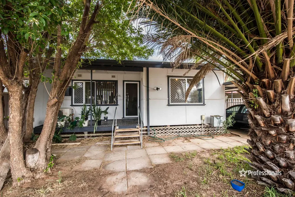 16A & B Diosma Street, Rangeway, WA 6530