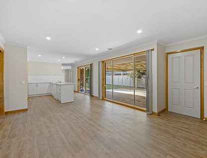 8 Mountview Drive, Sebastopol, Ballarat, 4 Bedrooms, 2 Bathrooms, House