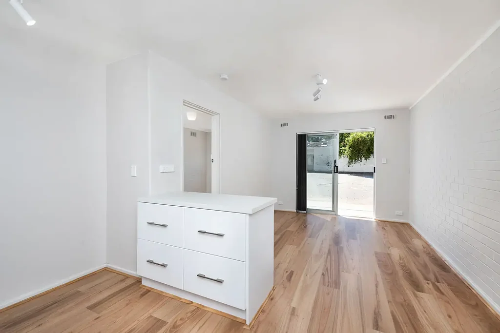 COASTAL LIVING IN PRIME MOSMAN PARK LOCATION