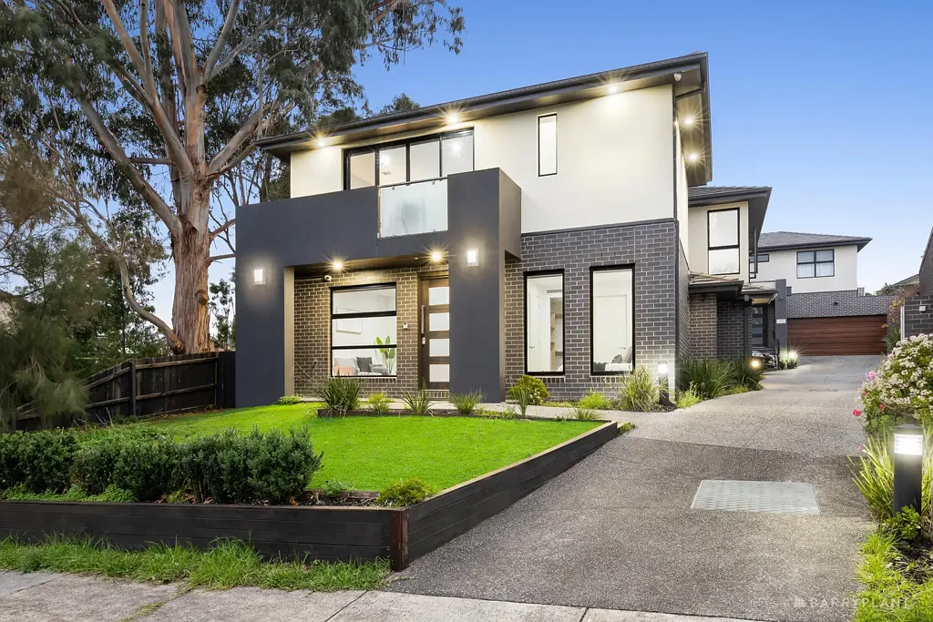 Templestowe Lower 4침실 Street-front luxury with family flexibility.
