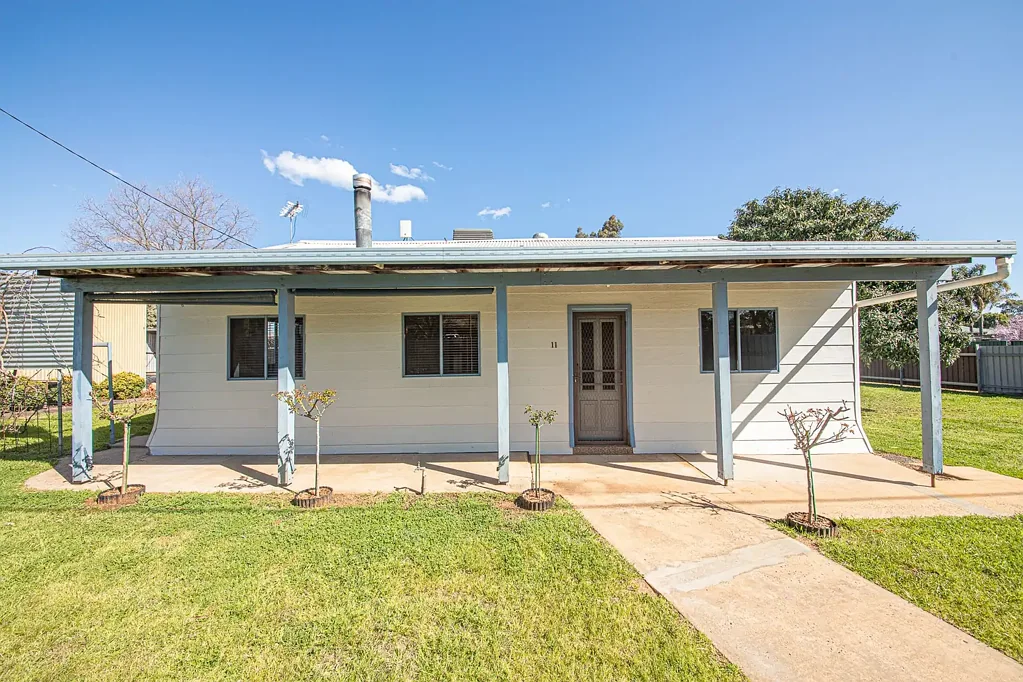 11 Burraway, Brocklehurst, NSW 2830
