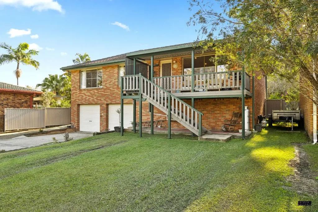 Urunga 3 Bedroom Solid Family Home Boasting Enormous Potential