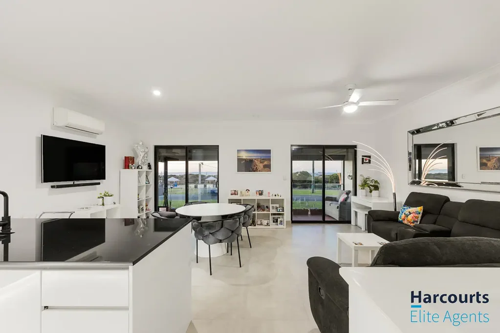2/101 Rockingham Beach Road, Rockingham, WA 6168