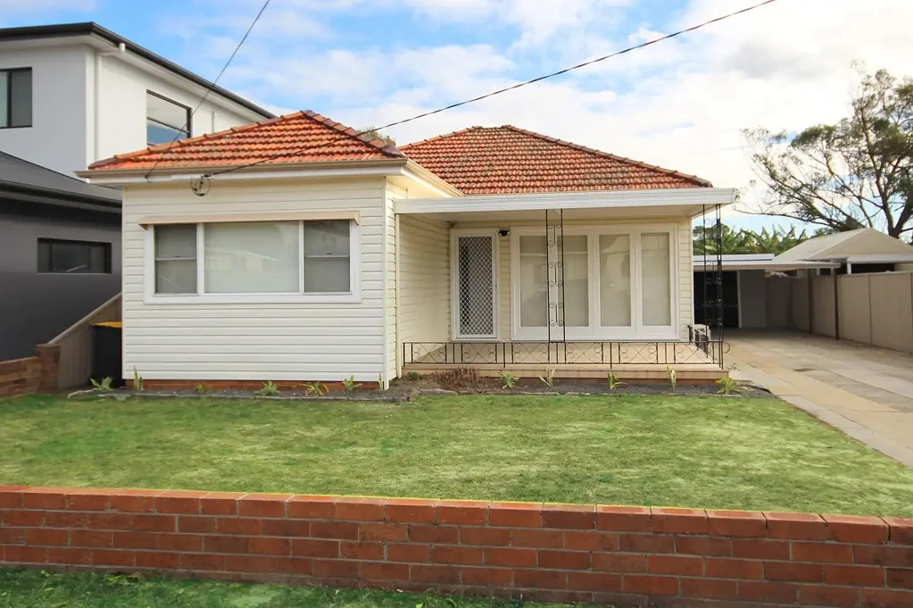 Family Home In Peaceful Street