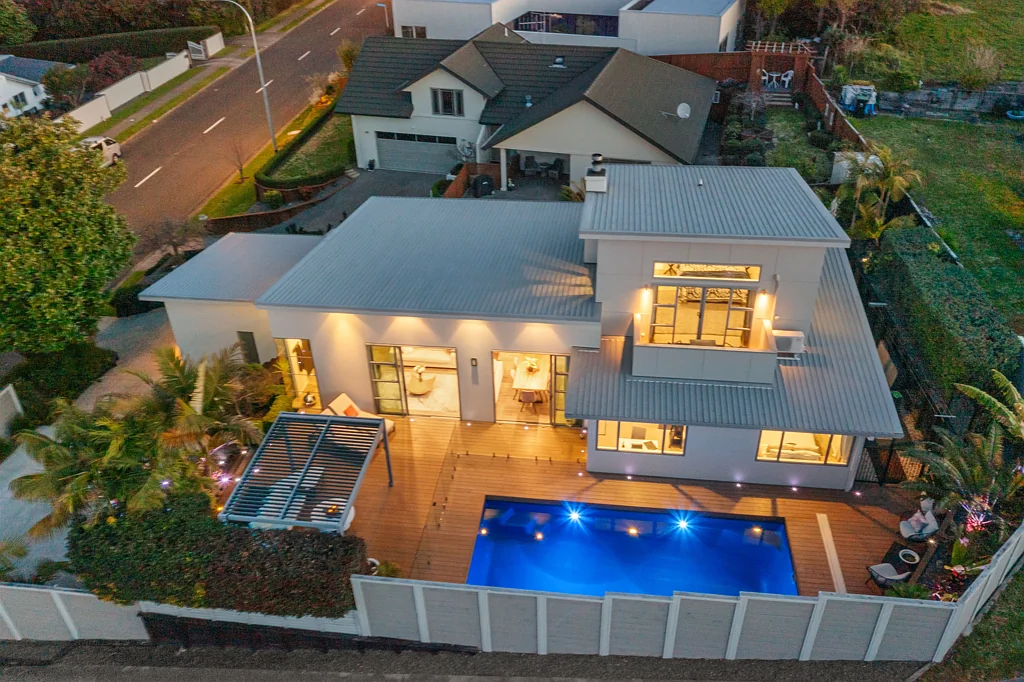 Ohauiti 4房  Elevated, Private Oasis with Pool & Spa!