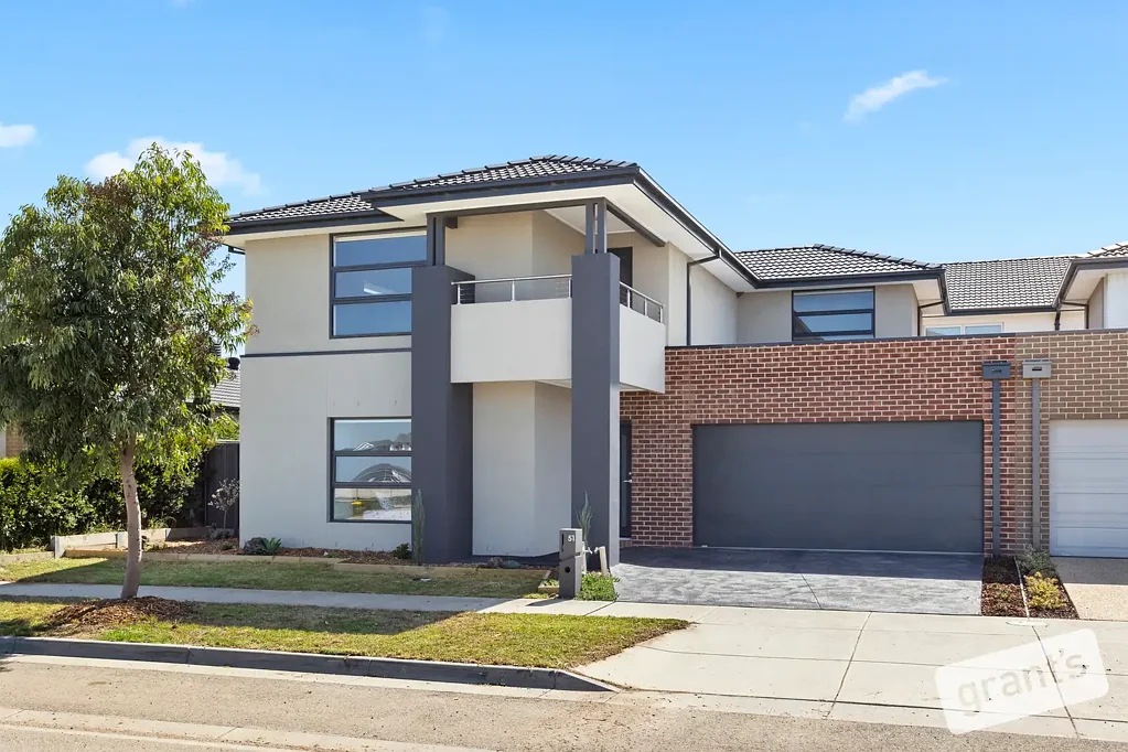 Clyde North 4 Bedroom Stunning Family Home in Berwick Waters Estate