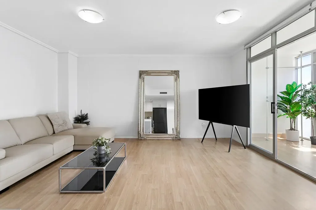 Burwood 2ห้องนอน North facing apartment in a premium central complex