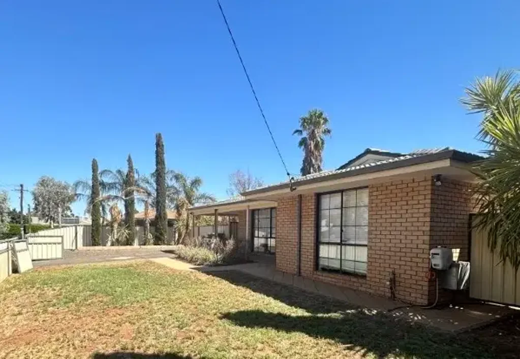 Hannans, 3 Bedroom + Study